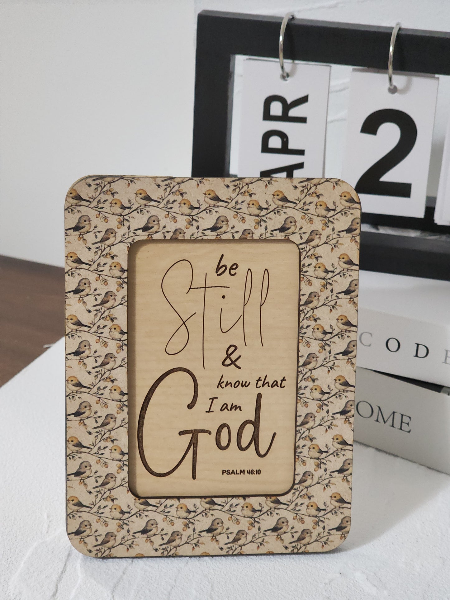 Faith-Filled Floral Frame Set – 5x7 Wooden Scripture Frame with Interchangeable Bible Verse Inserts